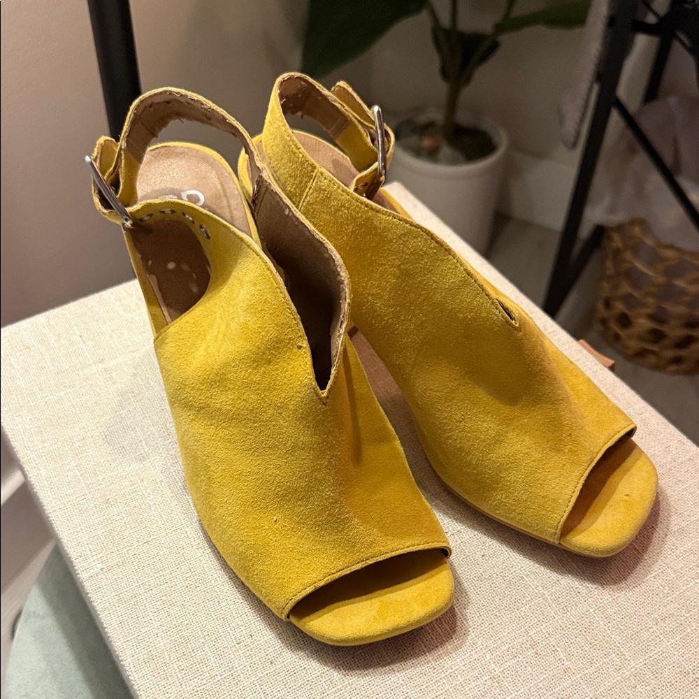 BP suede Mustard Peep-Toe Heels 7.5
